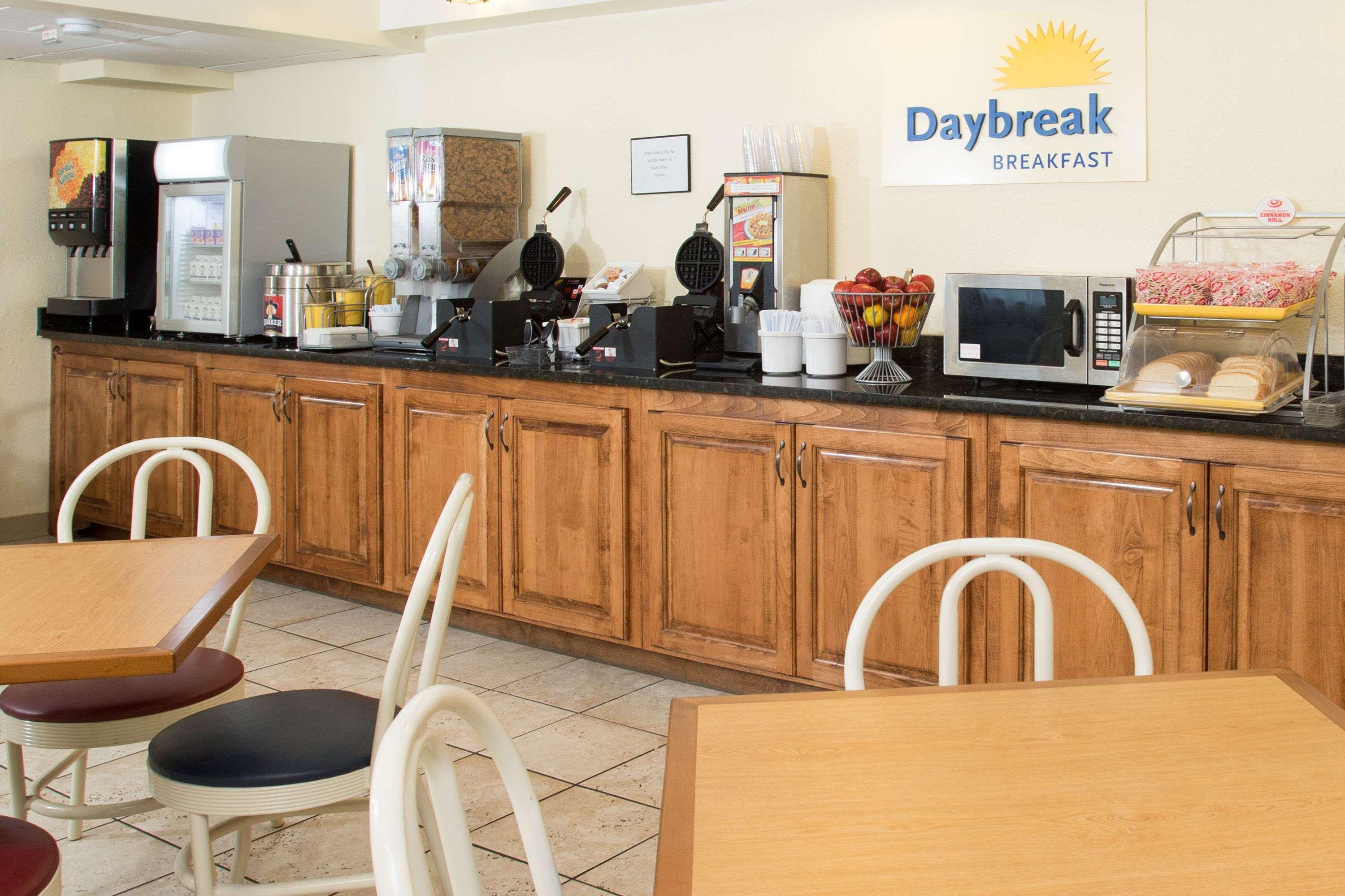 Days Inn By Wyndham Valdosta/Near Valdosta Mall Экстерьер фото