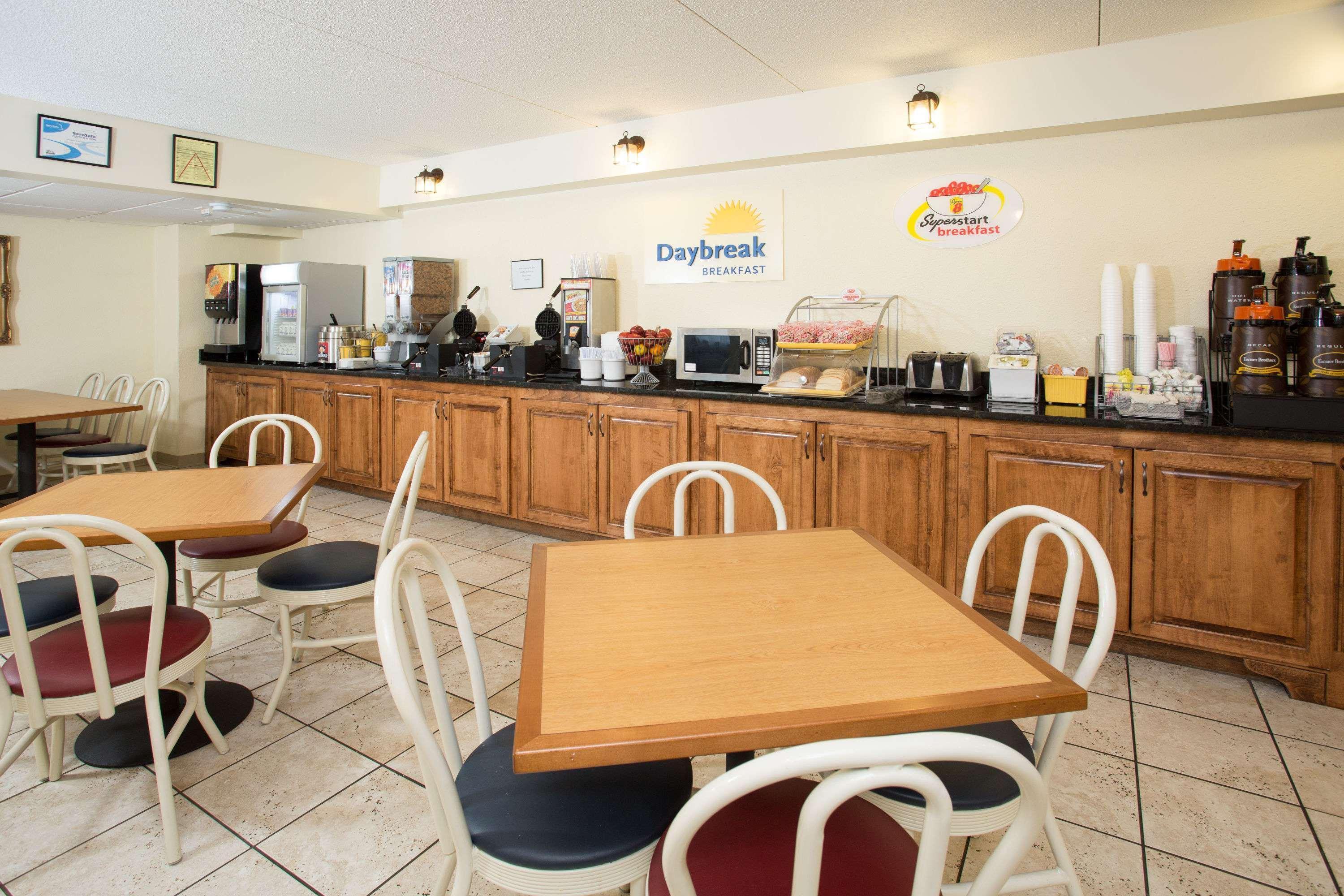Days Inn By Wyndham Valdosta/Near Valdosta Mall Экстерьер фото